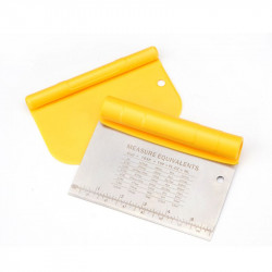 Spachtel mit Lineal und Umrechnung von Einheiten