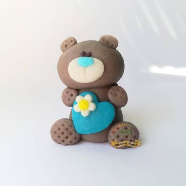 Figur für Torte Bär grau mit blauem Herzchen 5 cm aus Kokosmasse