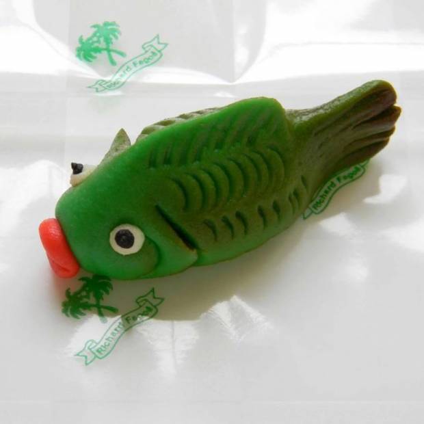 Kuchenkuchenfiguration Karpfen 30 g aus Kokosmasse