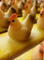 Marzipanfigur Weißes Huhn 4,5x5 cm, 35 g