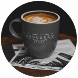 Essbarer Pappbecher mit Kaffee 19,5 cm