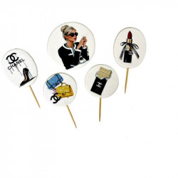 Zuckerskulptur-Spießchen für Kuchendeko Coco Chanel Variante 2